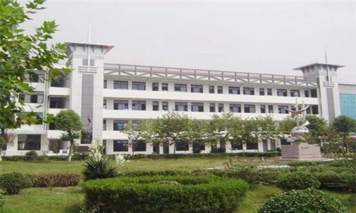 四川国盛技工学校